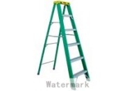 Fiberglass step ladder 